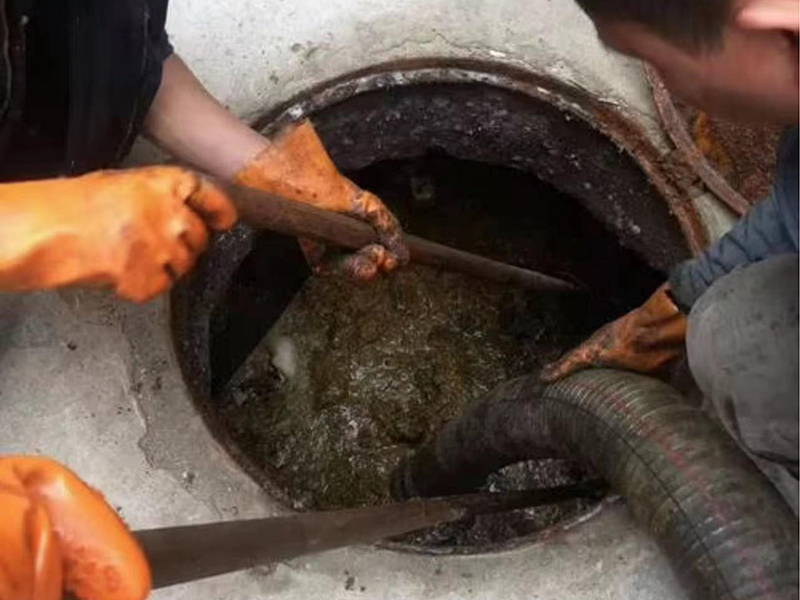 福山镇清理化粪池时如何避免沼气的危害?